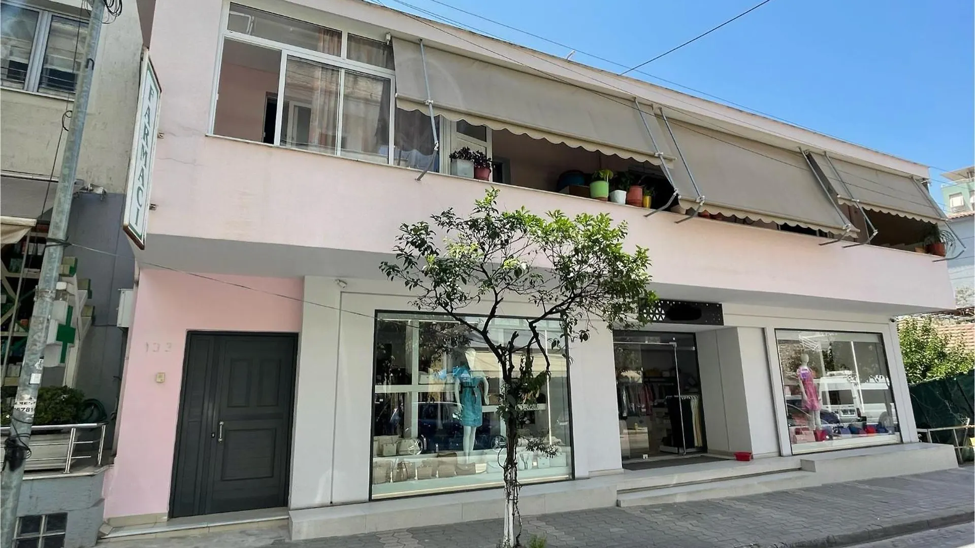Avocado Balcony Apartment Sarande