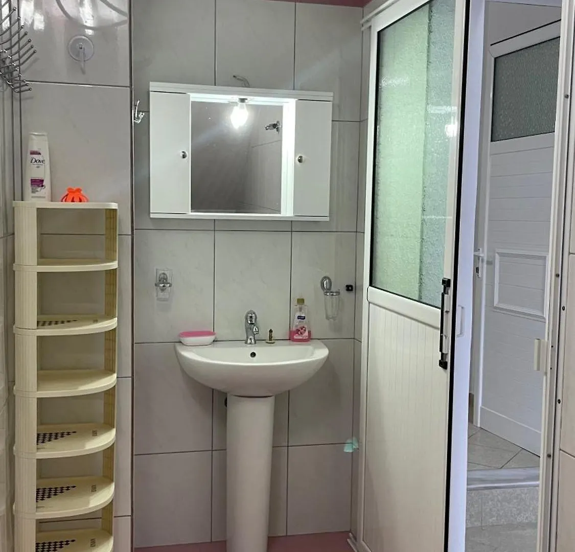 Avocado Balcony Apartment Sarande